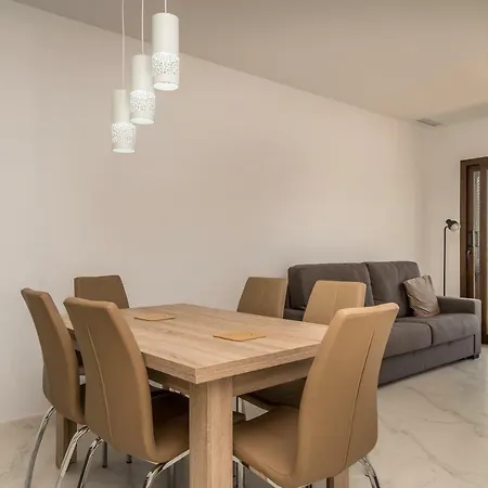 Oregano Apartment